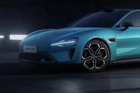 小米SU7创始版推出半月，二手平台现订单转卖潮 小米客服：提车及上牌或受影响图片