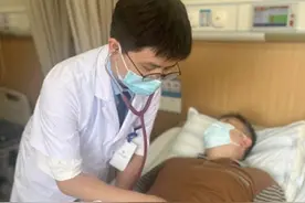 小伙儿为爱“突击”健身一小时 却致“酱油尿”横纹肌溶解 医生提醒：运动需量力而行图片