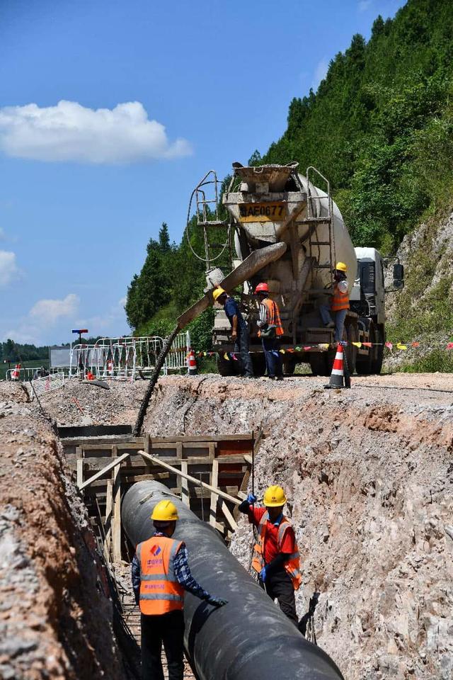 贵州在建最大水利工程宣威水库每天保持3500立方米的开挖强度