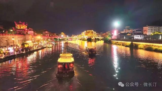 “夜游汀江”受热捧！国庆假期来龙岩长汀沉浸式赏古城~
