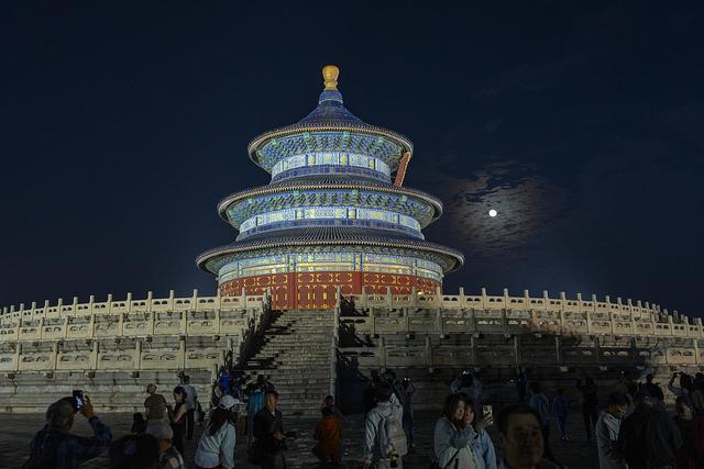 穿越古今共赴团圆！“超级月亮”和古建浪漫同框