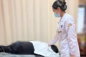 一觉醒来，脖子突然不能动了！寒潮来袭，因这事跑医院的人真不少图片