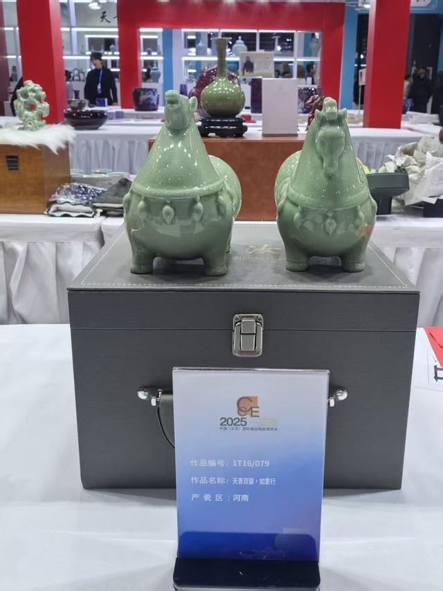 以瓷为媒讲述中国故事 青年陶艺家刘思敏亮相中国（北京）国际精致陶瓷博览会