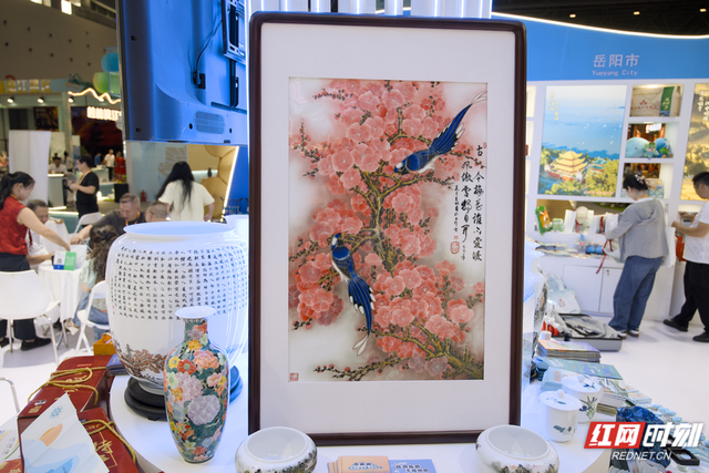 “三湘四水”引客来 湖南文旅亮相中国—东盟博览会旅游展区
