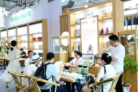 第十三届四川国际茶博会开幕！66个产茶地参展创新高，喝茶群体越来越年轻化图片