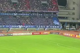 气势磅礴！三镇亚冠主场首战，球迷赛前拉巨幅Tifo图片