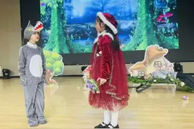 “童”成长 “话”未来—— 西安市雁塔区第八小学三年级开展童话剧表演图片