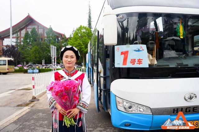 金牌导游屈丽娟：暑期旅途的文明守护者