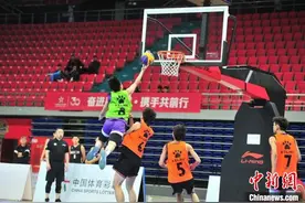 吉林省百余支青少年球队争锋三人篮球赛图片