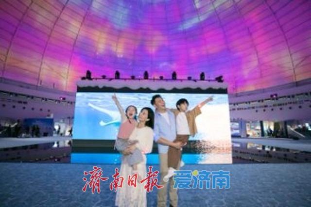 让“探索南北极”从遥远的想象转变为可触达的文化体验        山东博物馆 “南北极探索中心”盛大启幕