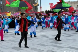 佳县：扭起秧歌迎新春, 舞步翩翩福盈门图片