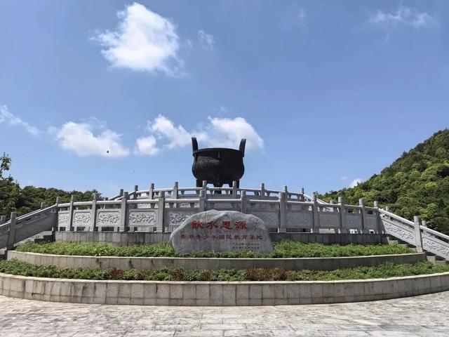 清清东江源，悠悠三百山