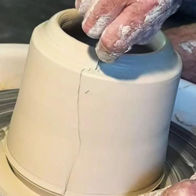 第一批去景德镇躺平的中产，已经「卷疯了」