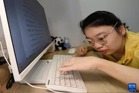 新华全媒+｜“我爱这梦笔生花的理想”：一个脑瘫女孩的作家梦图片