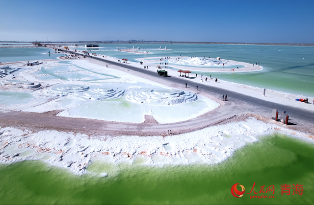 在察尔汗盐湖 赴一场冬日之旅