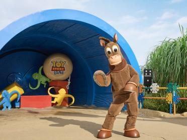 香港迪士尼乐园度假区与深圳K11 ECOAST打造新春主题展览! “一步直达，奇妙不停”开启马年新春奇遇