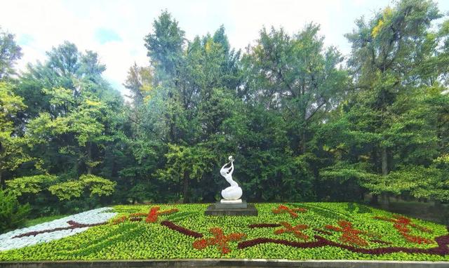 西湖“花漾”盛宴已就位！33处花境等你国庆假期来打卡