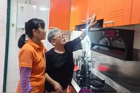 上海长宁百位老人家中来了专业护理员图片