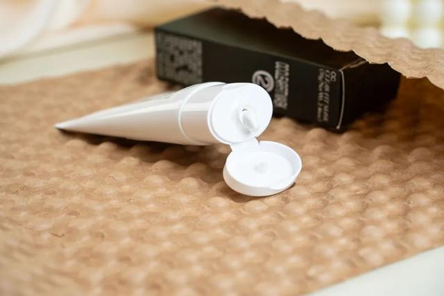 精致白领回老家	，如何赢过村里王姨