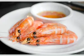 过节吃大餐，虾蟹少不了——疾控发布：海鲜安全食用要点图片