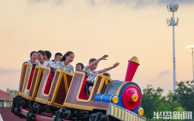 日夜交替，乐趣翻倍！快来青岛西海岸新区金沙滩啤酒城解锁双重精彩