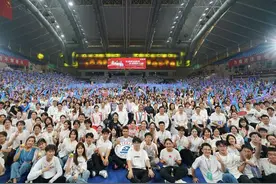 奥运冠军郑钦文返校与母校学子分享成长心路图片