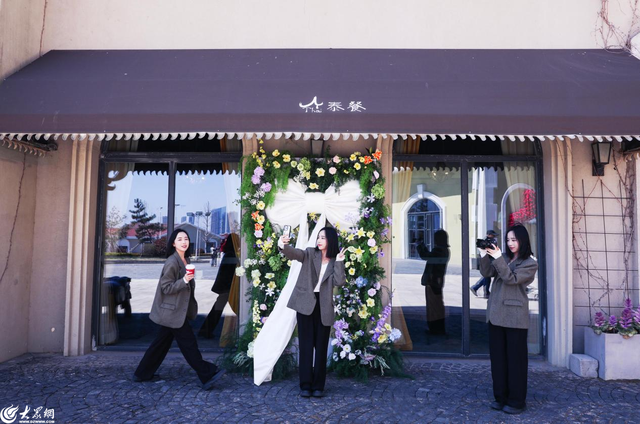 繁花、市集、音乐……青岛红树林度假世界清明小长假打造春日浪漫休闲之旅