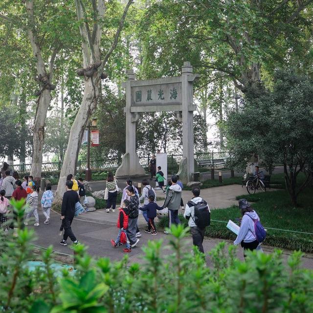 东湖听涛里，藏着从私家花园到世界名湖的密码