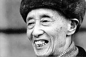 光明文化周末：话说《有的人》图片