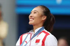 16年来最高光一战，此纪录全国唯二！这个“显眼包”好牛！图片