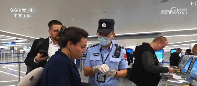 中俄免签首日口岸客流火热 入境游市场迎来消费新热潮