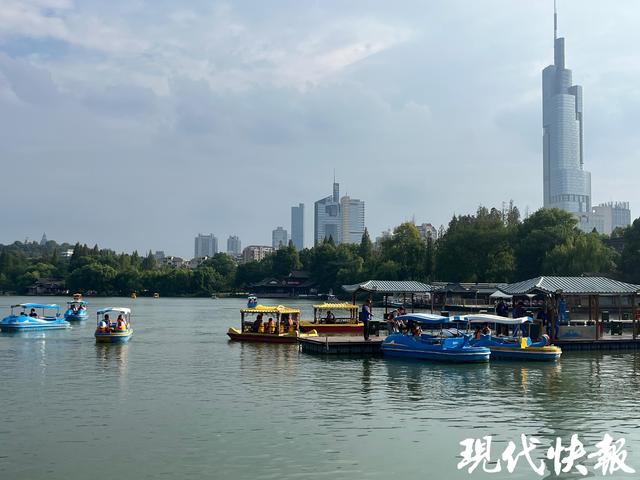 国庆中秋假期首日南京各大景区齐发力，特色活动开启狂欢模式