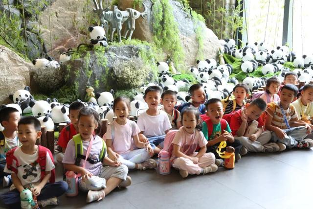 直击 || 银川韩美林艺术馆十周年再出发暨2026丙午生肖特展今日启幕