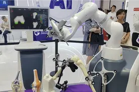 加速奔跑的机器人丨从“进入”到“融入”  机器人如何改变我们的工作和生活？图片