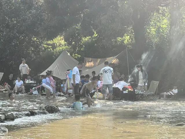 翔安北部惊现亲子游圣地！溪上帐篷正在流行！
