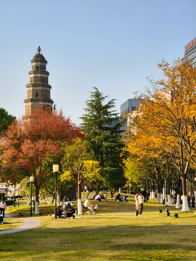 速冲！到这里get明星同款秋日大片！