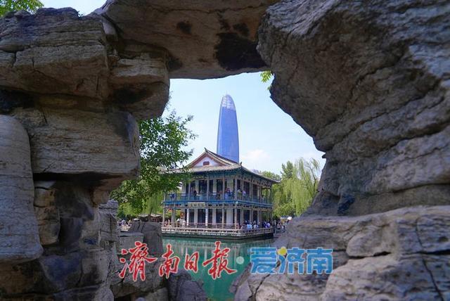 一年四季 泉在济南丨泉涌潺潺迎处暑 五龙潭畔游人乐