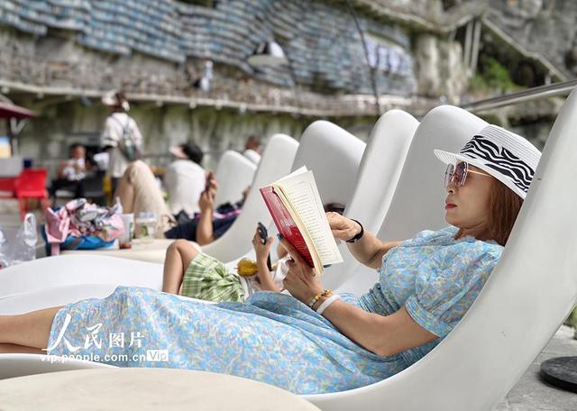 广西河池：悬崖书店