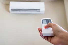 吹了一夜空调，一觉醒来脸“歪”了！中医专家提醒来了图片