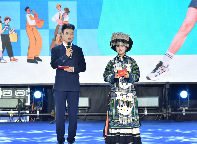 跨越3000公里，这个大山里的艺术团，把纯正“滇味”带到“春申美好生活季”！