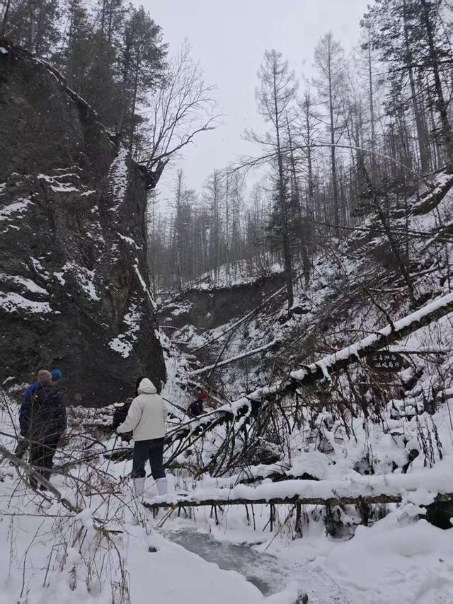 “吉林冰雪焕新季”主题采访行丨雪谷穿越邂逅亿年地质奇观