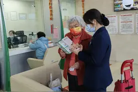 济南农商银行营业部开展“3·15”金融消费者权益保护教育宣传活动图片