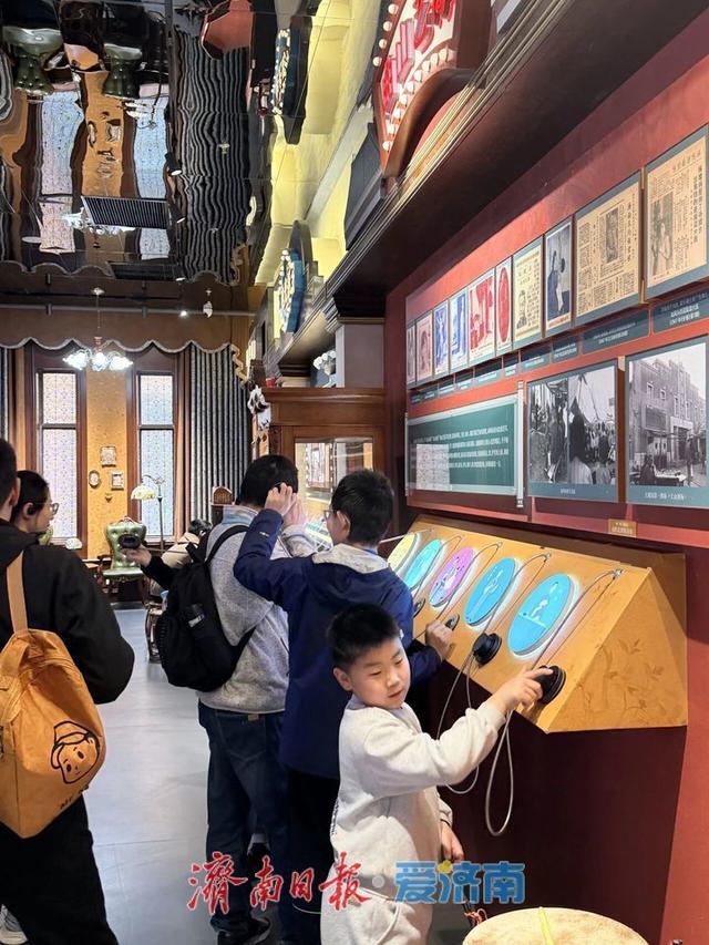 “泉”在济南过大年丨济南商埠1904喜乐会深受市民游客喜爱青睐