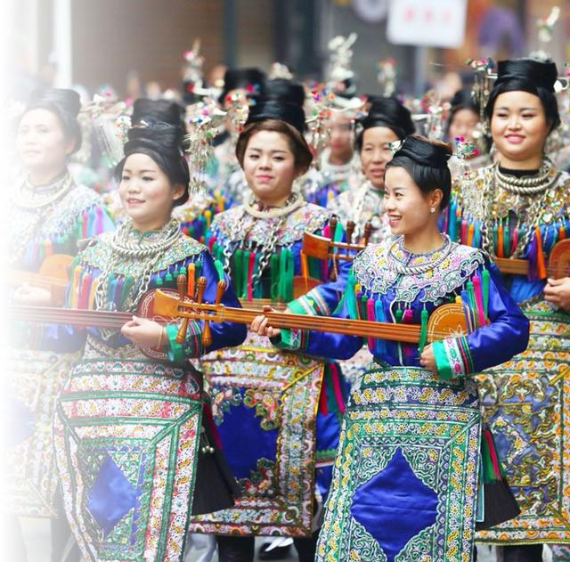 田园风光、避暑康养、温泉度假……“爽居贵州”招商推介走进上海