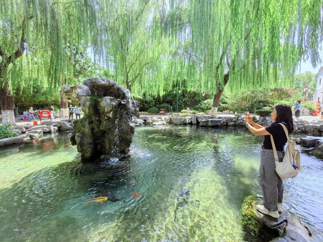 一年四季 泉在济南丨29米水位线触发月牙泉复涌，济南72名泉全面苏醒