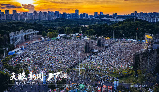 避暑纳凉贵州行 | 1天23场文娱演出！游客直呼要犯选择困难症