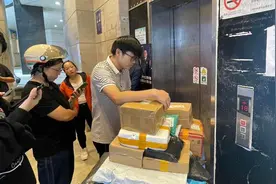 上海嘉定这个商住综合体今年已发生十余起“电梯困人”，原因何在？图片