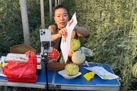 出众丨宋红红：公益直播带货助农，教出千名主播徒弟图片