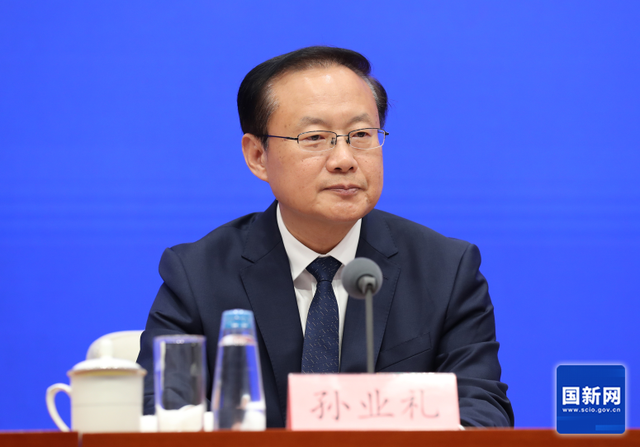 中宣部副部长答大众新闻：文旅深度融合成效斐然，“诗和远方”相得益彰
