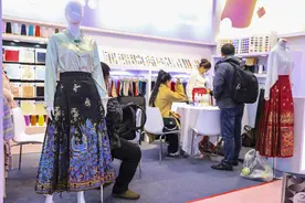 “战袍”马面裙冲刺五一，工厂抢单不敢关机图片